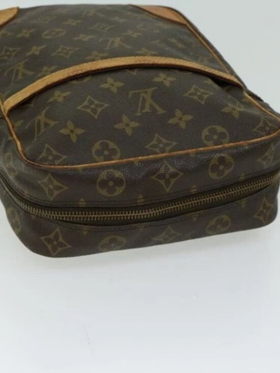 LOUIS VUITTON Monogram Danube MM Shoulder Bag M45264 LV Auth  LOUIS VUITTON Monogram Danube MM Shoulder Bag M45264 LV Auth bs12066